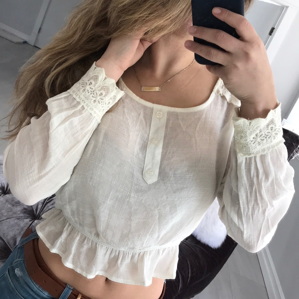 Lace Crop! - Picture 5 of 6